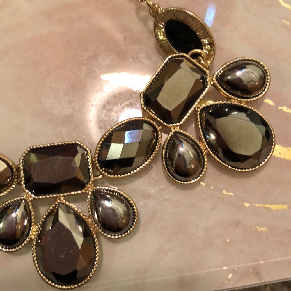 BOGO🛍✨Statement Necklace - Picture 5 of 5